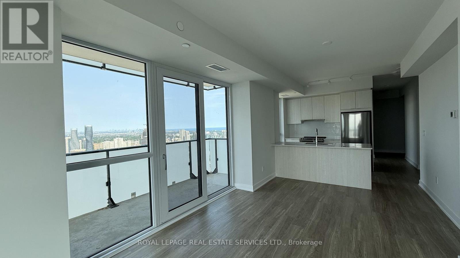 3811 - 430 Square One Drive, Mississauga, Ontario  L5B 0L6 - Photo 22 - W12763730