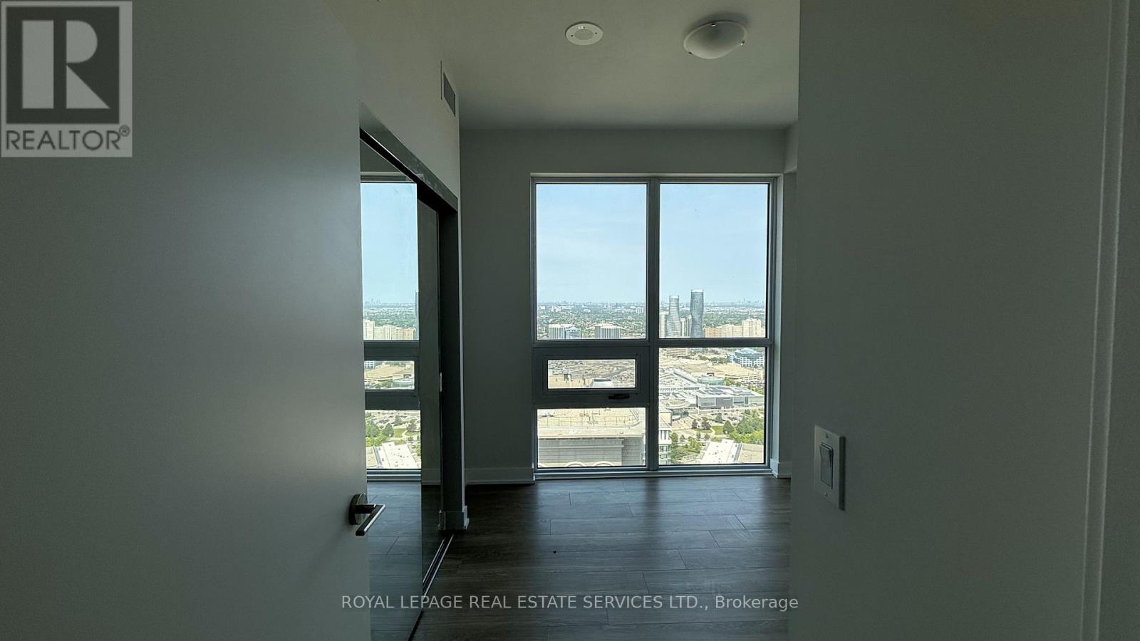3811 - 430 Square One Drive, Mississauga, Ontario  L5B 0L6 - Photo 25 - W12763730
