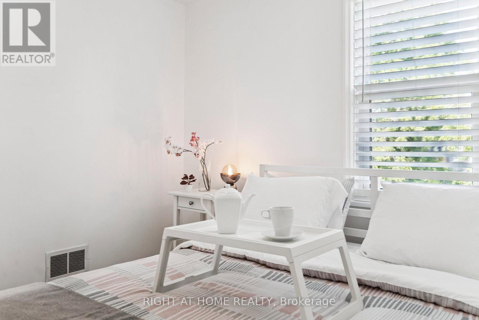 105 Glenridge Avenue, St. Catharines, Ontario  L2R 4X5 - Photo 23 - X12763720