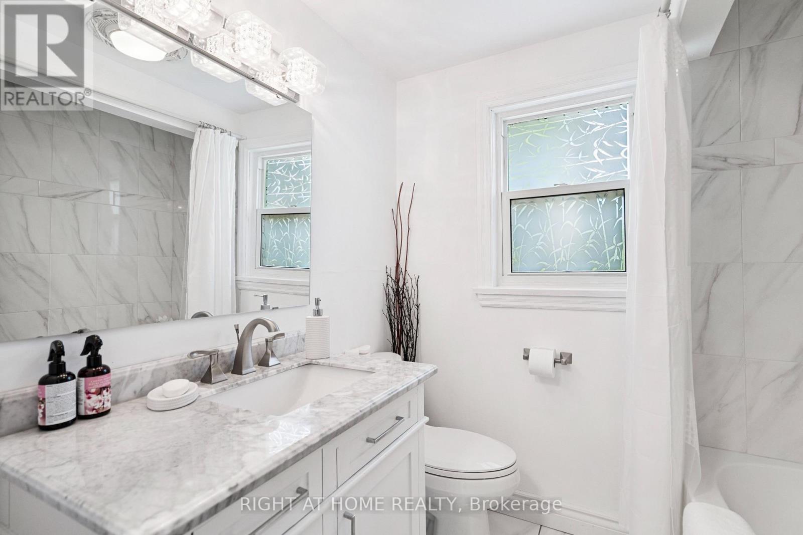 105 Glenridge Avenue, St. Catharines, Ontario  L2R 4X5 - Photo 44 - X12763720