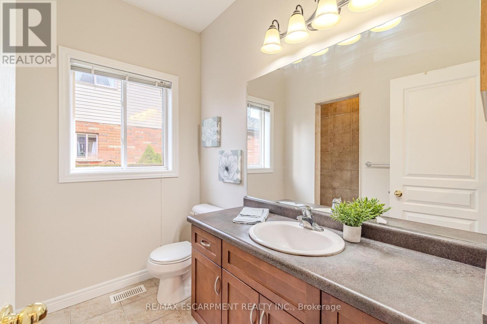 11 Irongate Drive, Brant, Ontario  N3L 4G4 - Photo 14 - X12763726