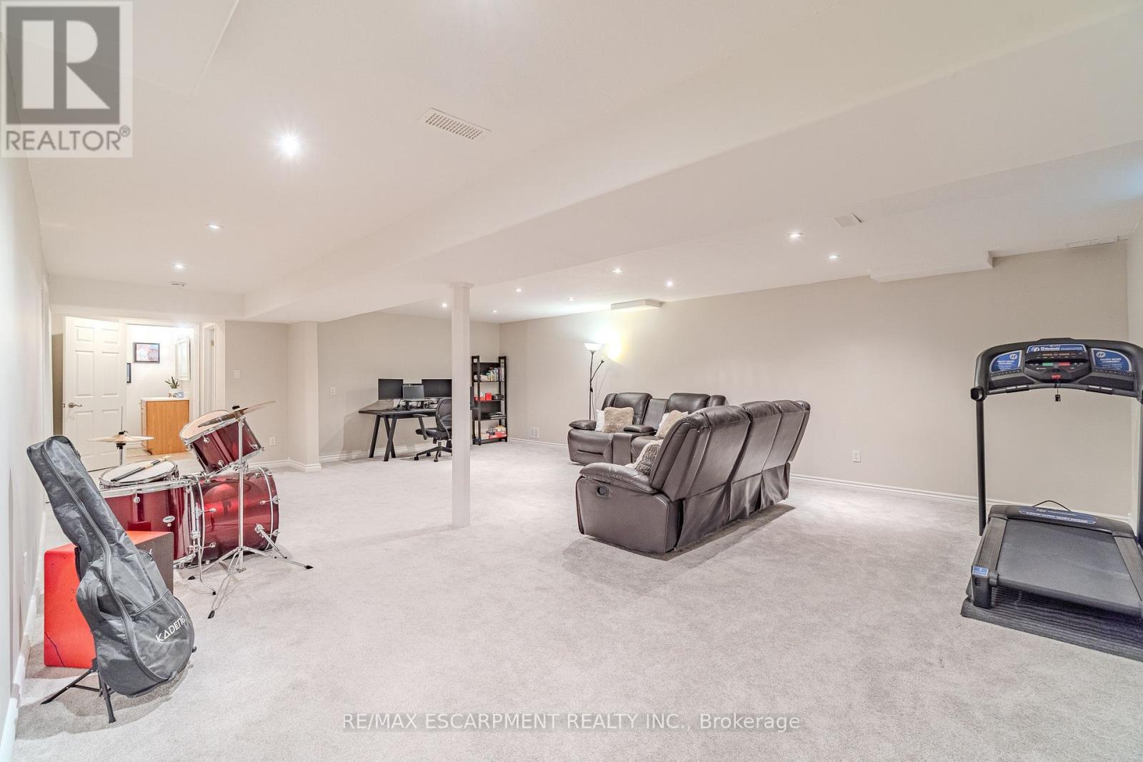 11 Irongate Drive, Brant, Ontario  N3L 4G4 - Photo 16 - X12763726