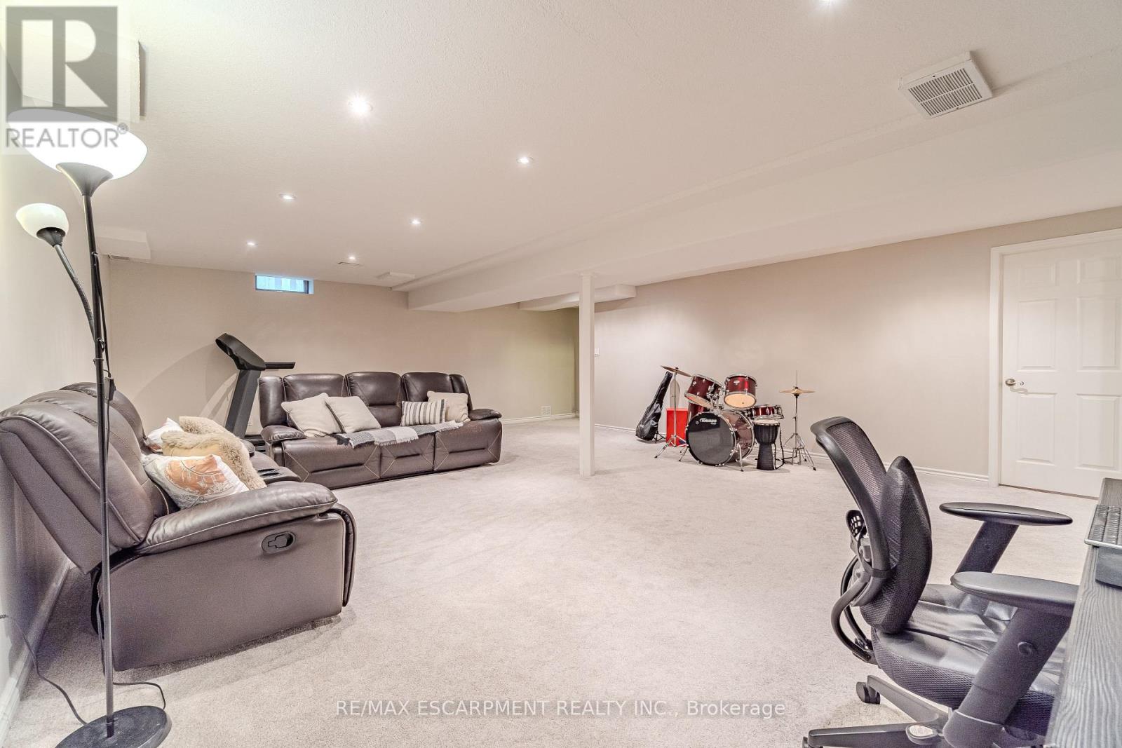 11 Irongate Drive, Brant, Ontario  N3L 4G4 - Photo 18 - X12763726