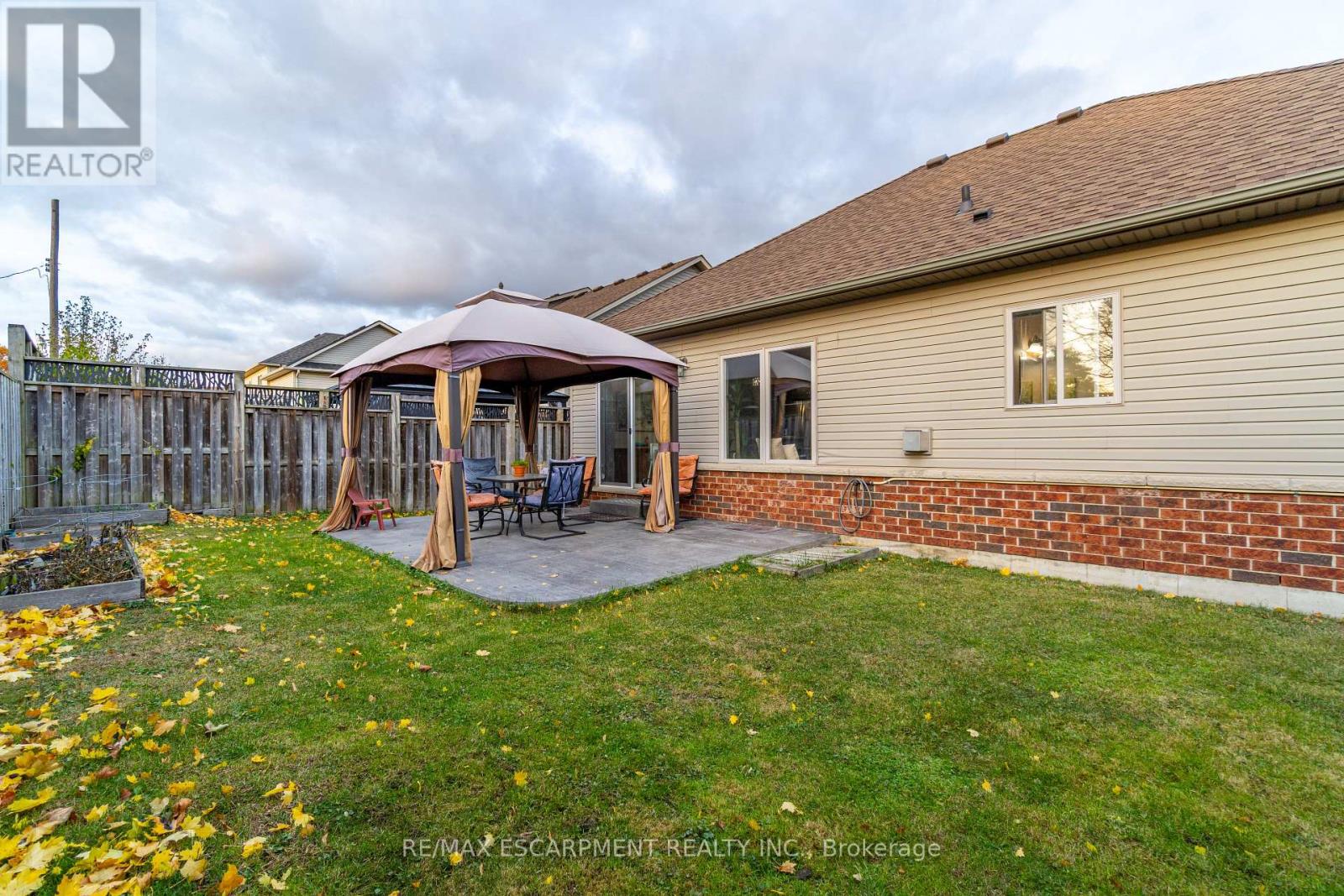 11 Irongate Drive, Brant, Ontario  N3L 4G4 - Photo 21 - X12763726