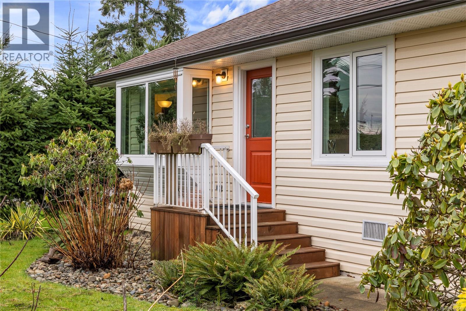 130 Marks Ave, Parksville, British Columbia