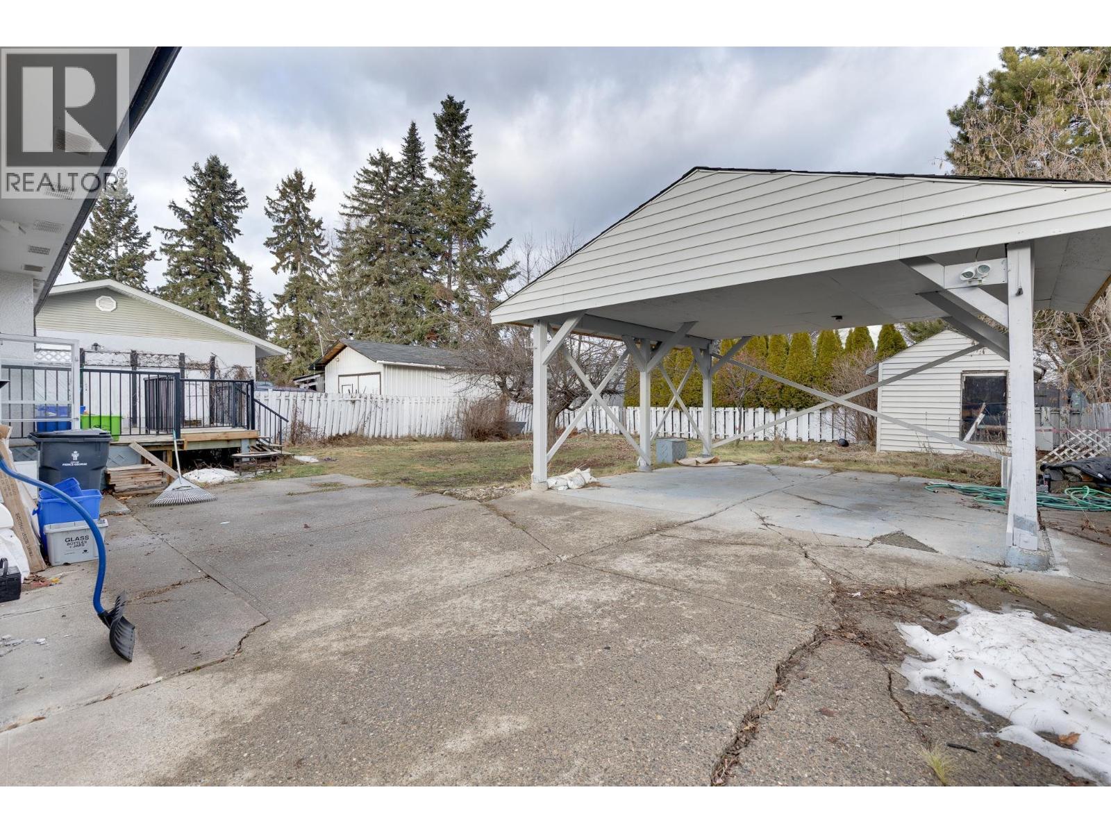 204 Watson Crescent, Prince George, British Columbia  V2L 4P3 - Photo 2 - R3087180