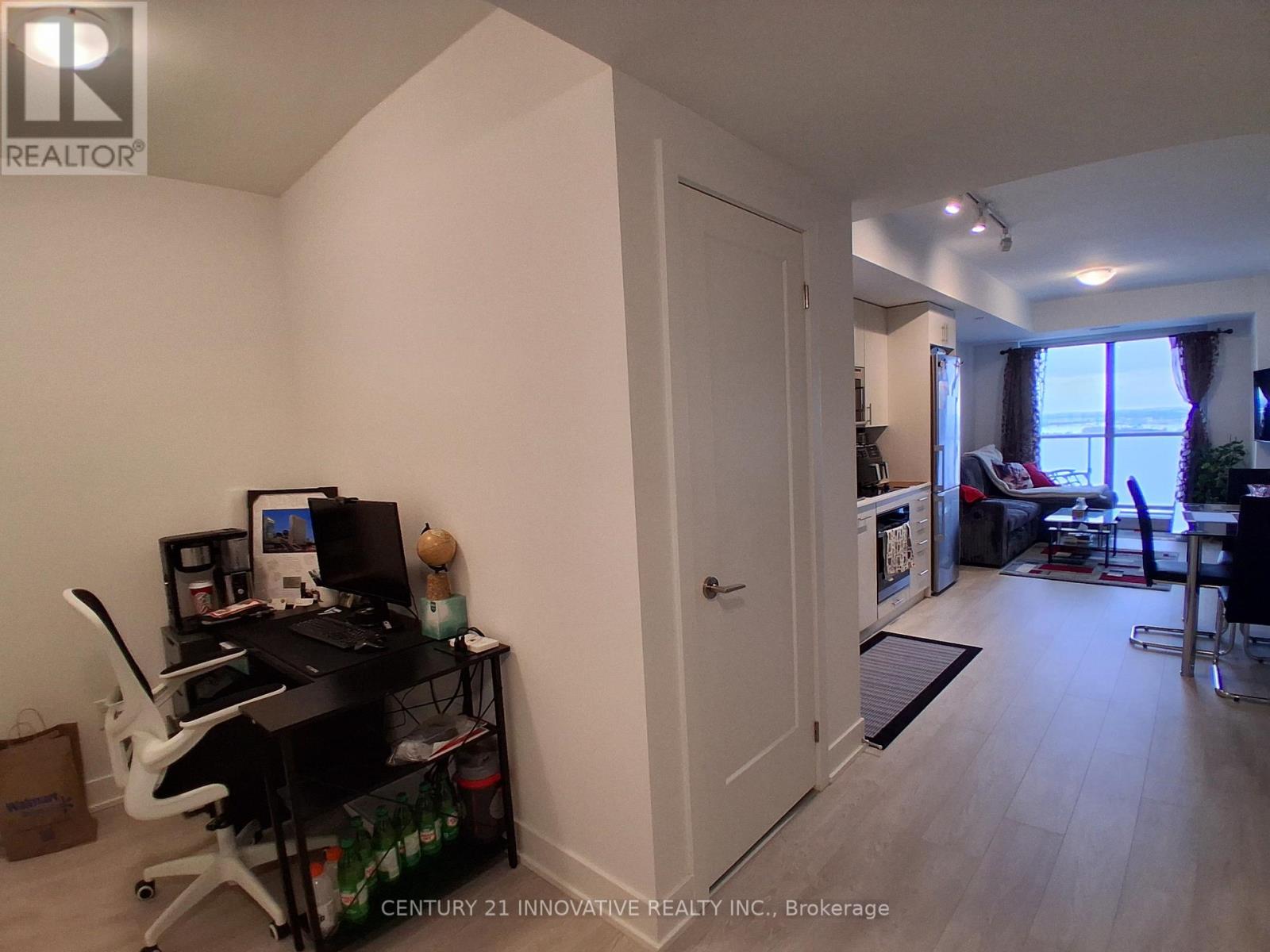 1811 - 2545 Simcoe Street N, Oshawa, Ontario  L1L 0W3 - Photo 3 - E12755516