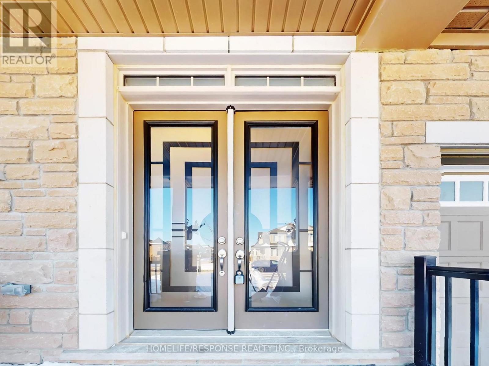 141 Auckland Drive, Whitby, Ontario  L1P 0J2 - Photo 2 - E12763480