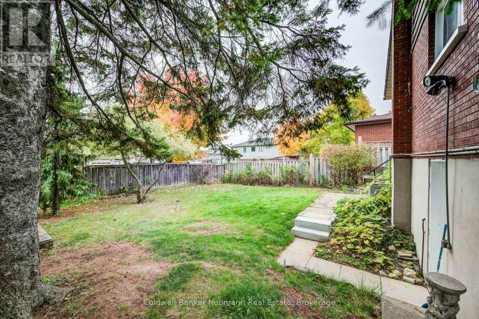 Lower - 92 Brant Avenue, Guelph (Victoria North), Ontario  N1E 1G3 - Photo 12 - X12763882