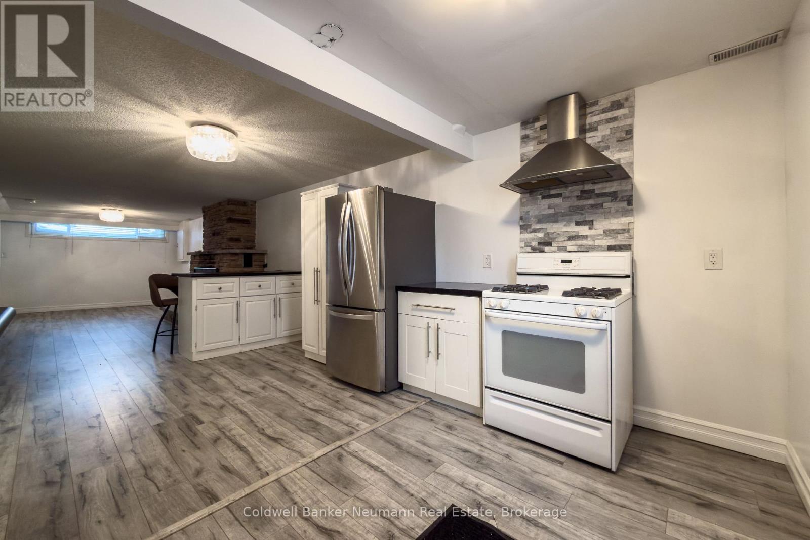 Lower - 92 Brant Avenue, Guelph (Victoria North), Ontario  N1E 1G3 - Photo 2 - X12763882