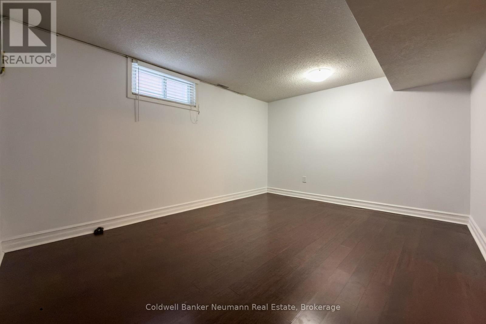 Lower - 92 Brant Avenue, Guelph (Victoria North), Ontario  N1E 1G3 - Photo 8 - X12763882