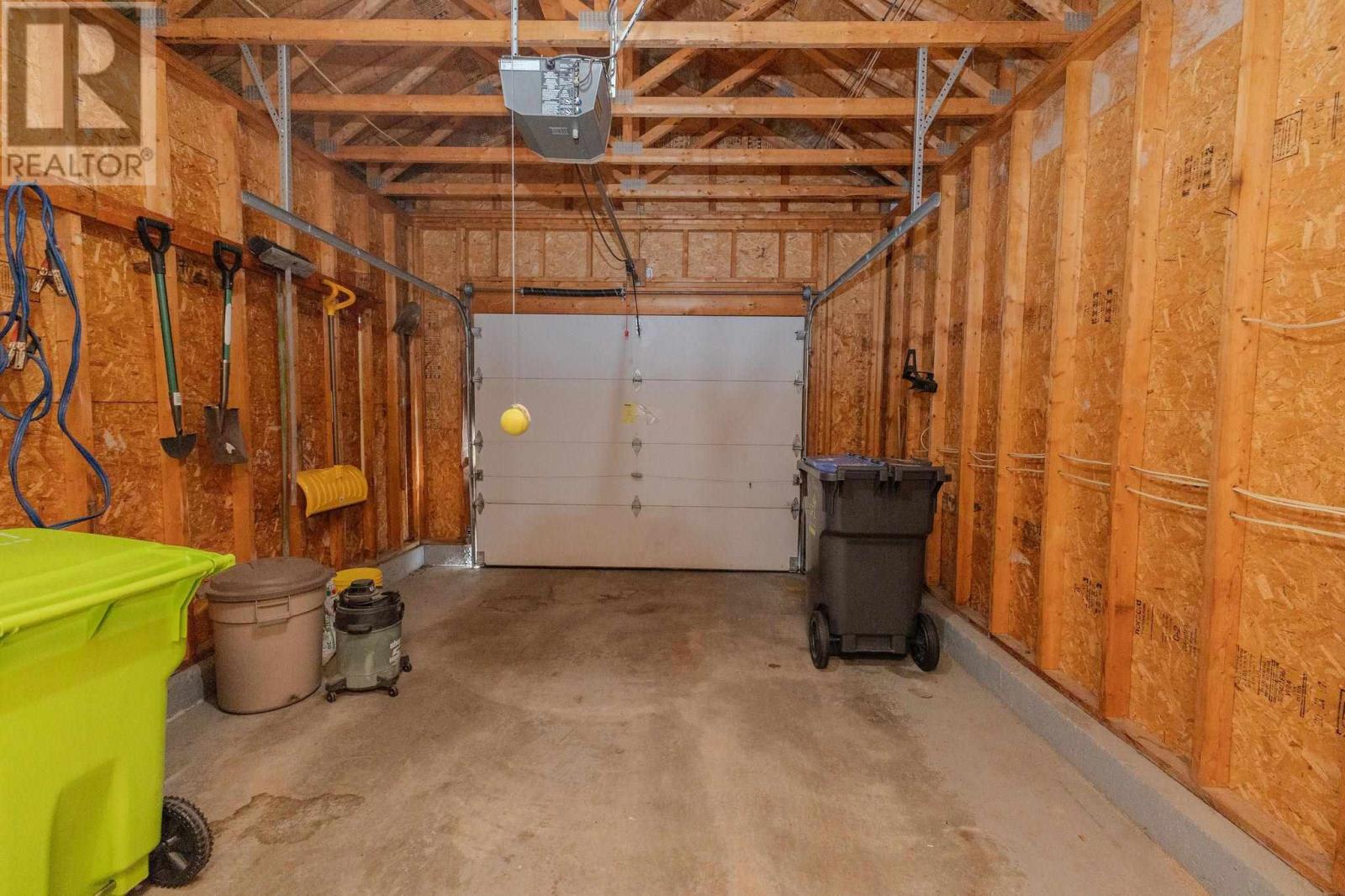 933 Lake St, Sault Ste. Marie, Ontario  P6B 6K4 - Photo 11 - SM253143