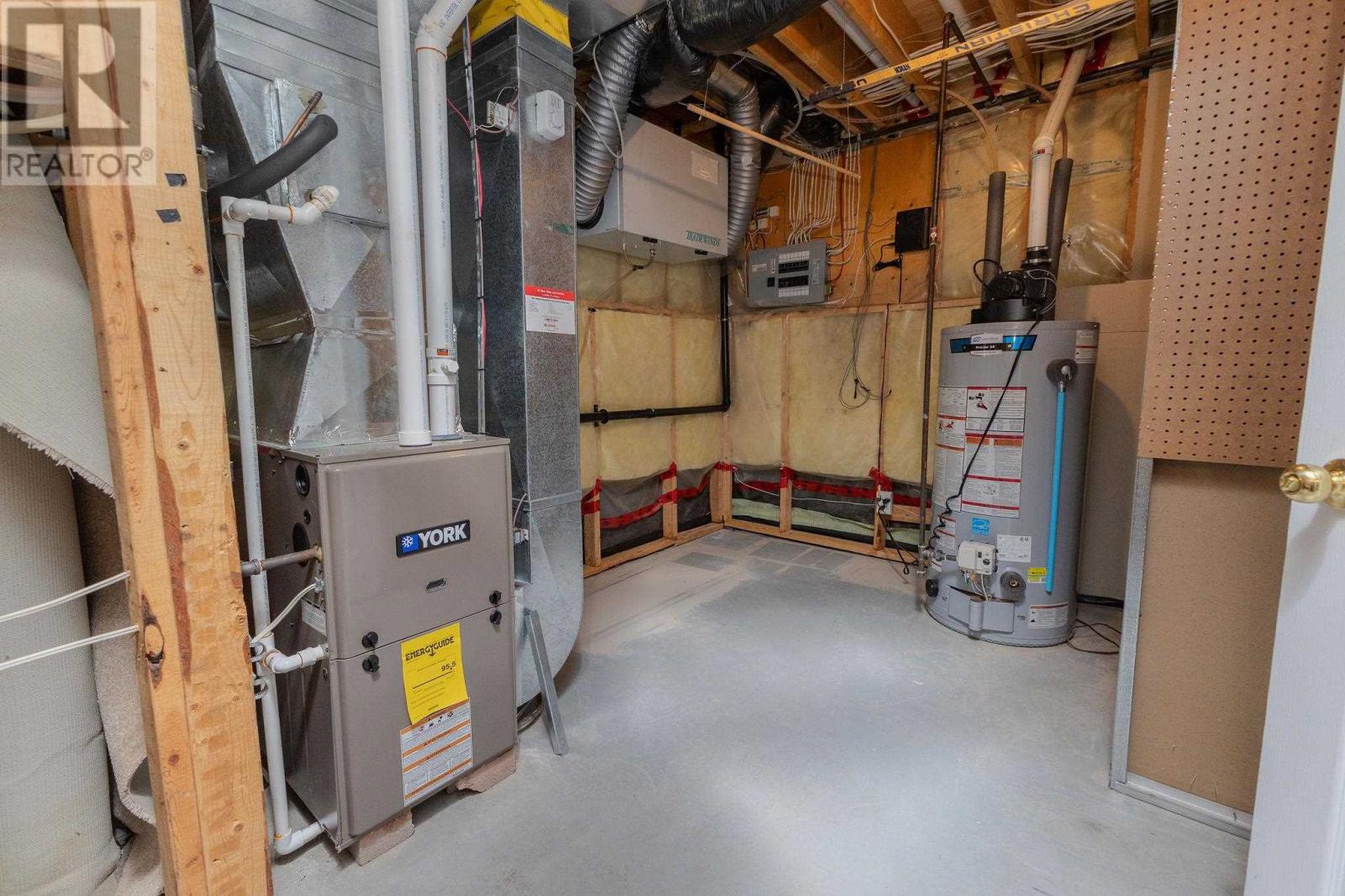 933 Lake St, Sault Ste. Marie, Ontario  P6B 6K4 - Photo 41 - SM253143