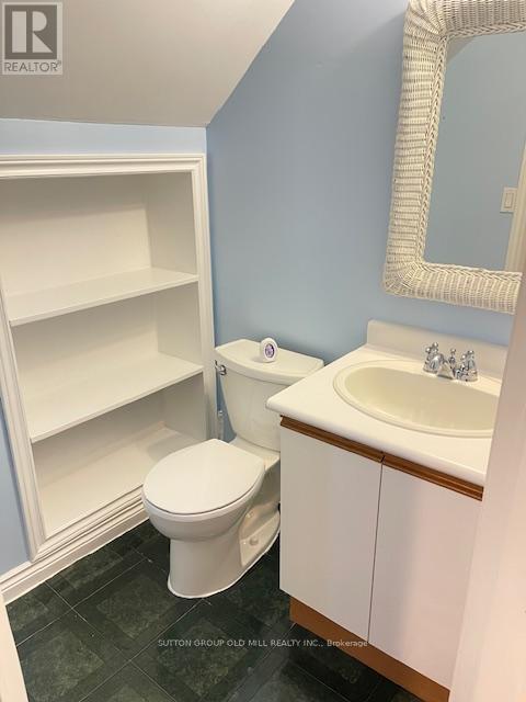 37 Tapley Drive, Toronto, Ontario  M9R 3P2 - Photo 18 - W12751688