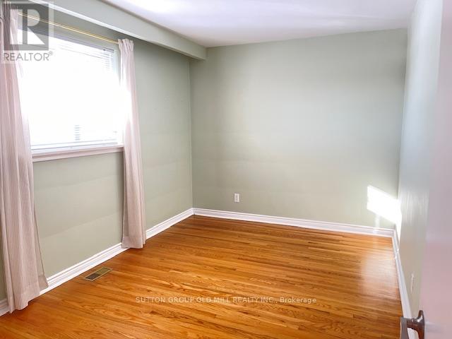 37 Tapley Drive, Toronto, Ontario  M9R 3P2 - Photo 12 - W12751688