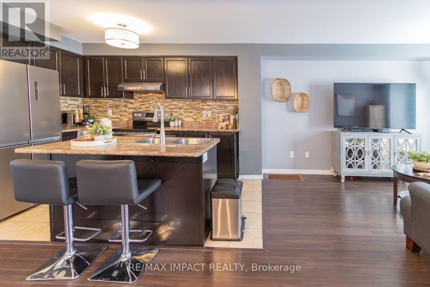 19 Blunden Road, Ajax (Central East), Ontario  L1Z 0K9 - Photo 7 - E12763944