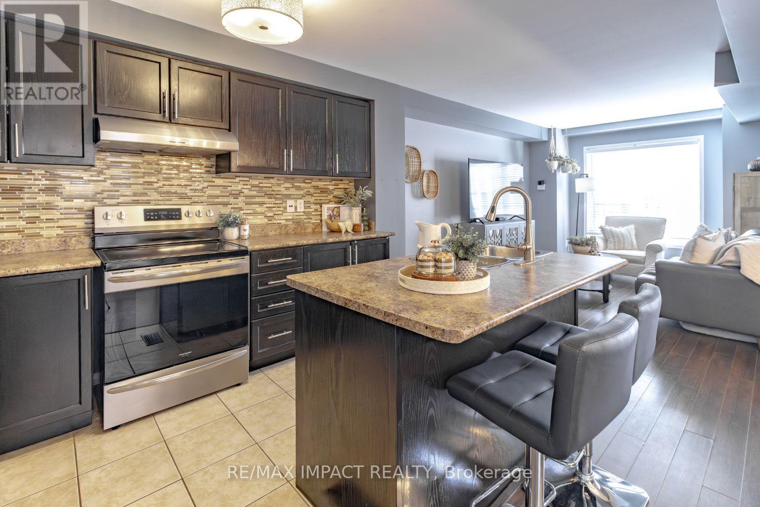 19 Blunden Road, Ajax (Central East), Ontario  L1Z 0K9 - Photo 9 - E12763944