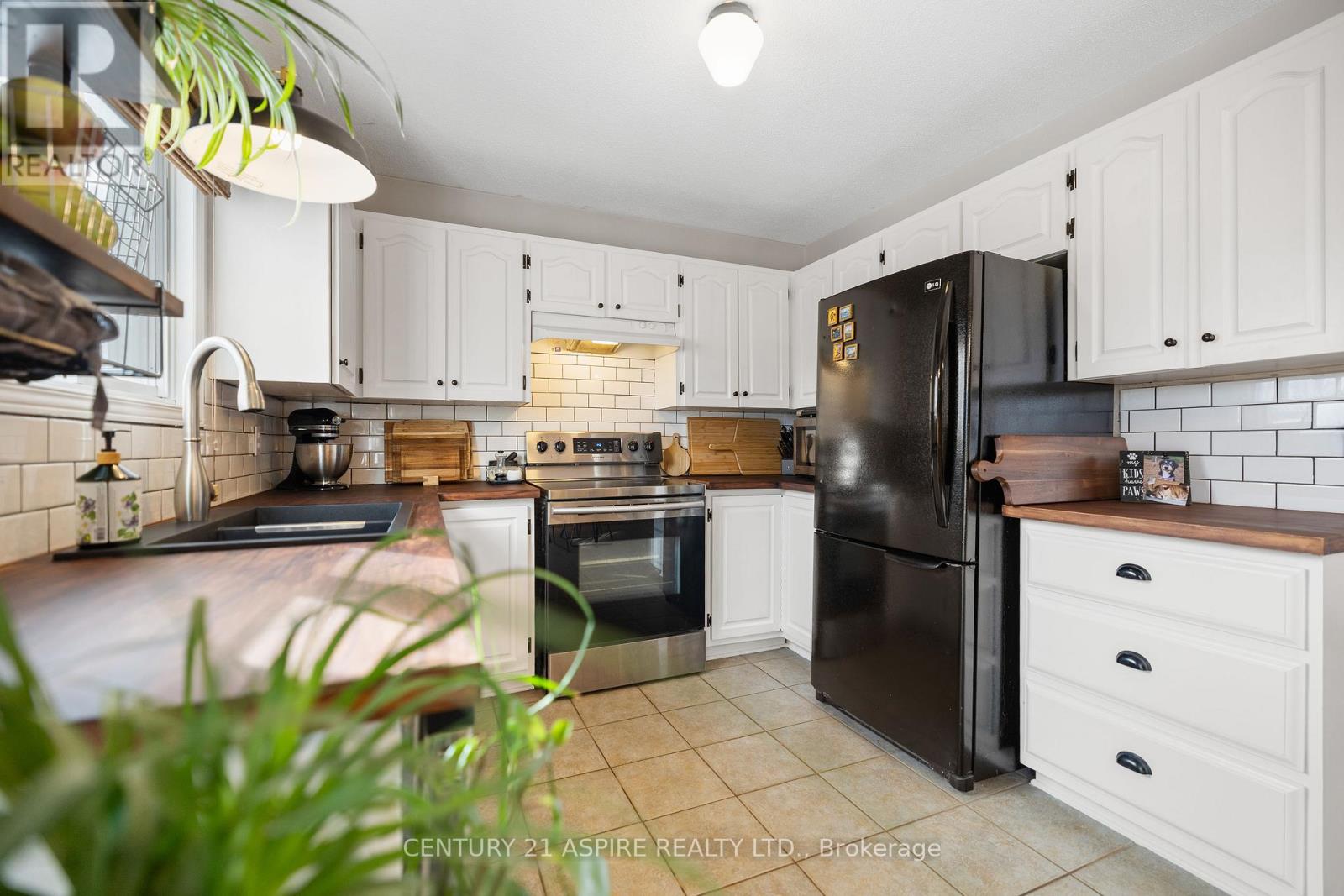 15 Dutch Drive, Petawawa, Ontario  K8H 3M2 - Photo 13 - X12558688