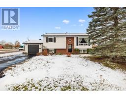 15 DUTCH DRIVE, Petawawa, Ontario