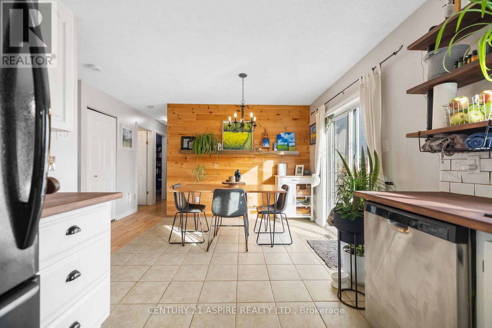 15 Dutch Drive, Petawawa, Ontario  K8H 3M2 - Photo 15 - X12558688