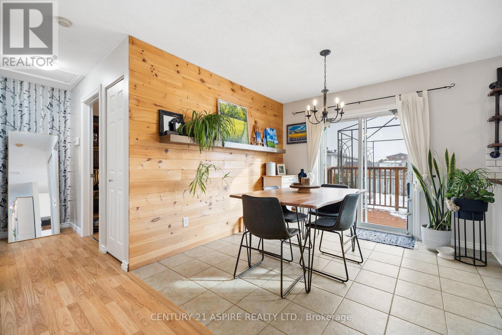 15 Dutch Drive, Petawawa, Ontario  K8H 3M2 - Photo 16 - X12558688