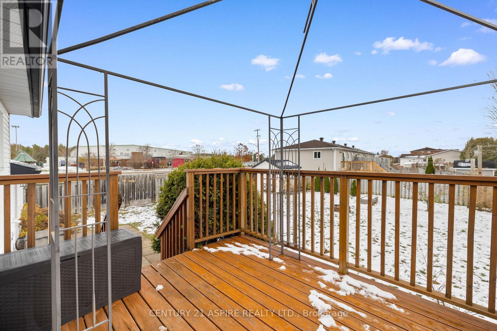 15 Dutch Drive, Petawawa, Ontario  K8H 3M2 - Photo 34 - X12558688