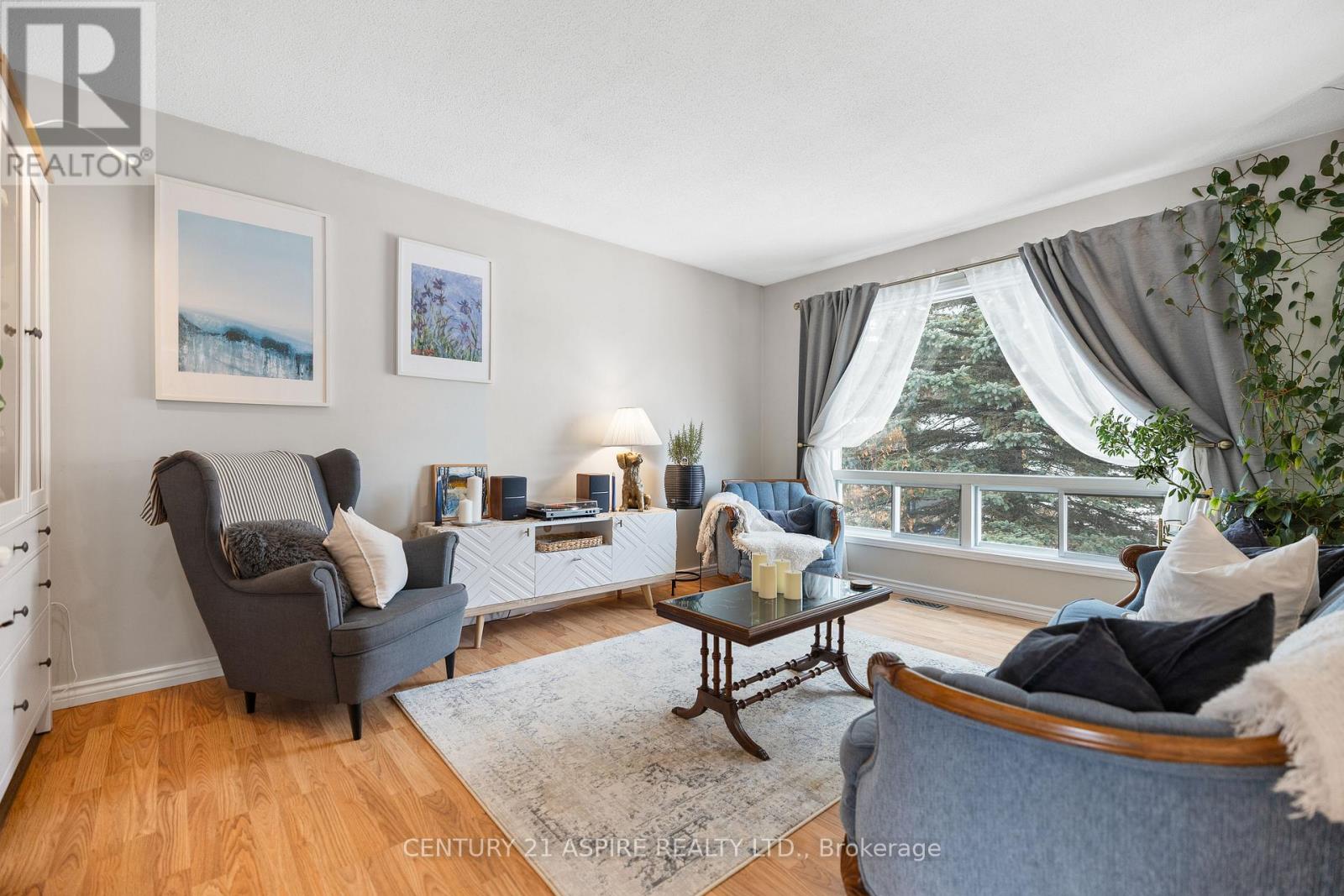 15 Dutch Drive, Petawawa, Ontario  K8H 3M2 - Photo 6 - X12558688