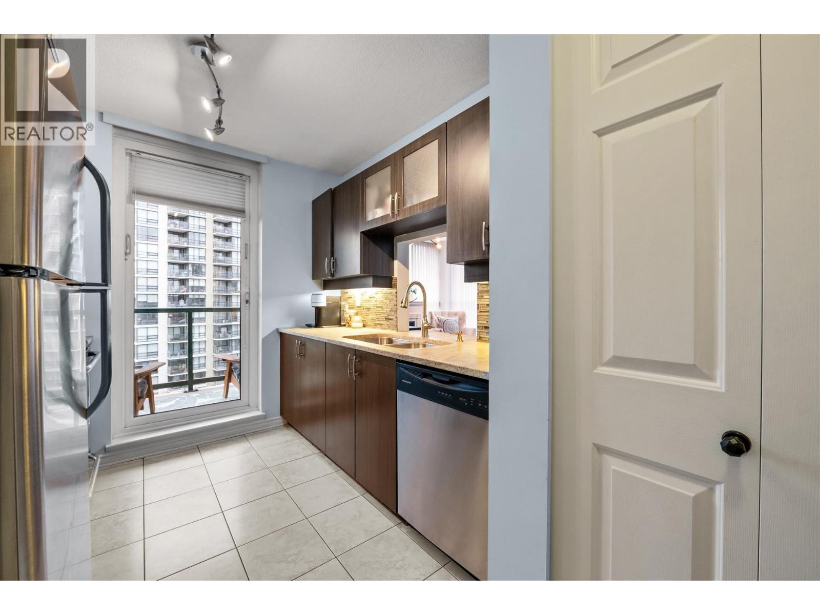 1006 10 Laguna Court, New Westminster, British Columbia  V3M 6W3 - Photo 12 - R3086483