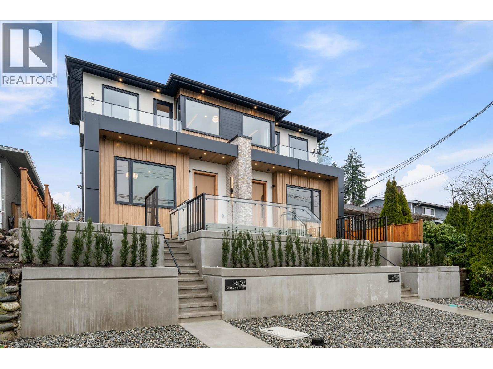 1 6107 PATRICK STREET, Burnaby, British Columbia
