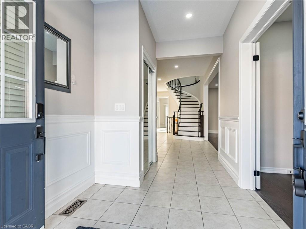 521 Bussel Crescent, Milton, Ontario  L9T 0W8 - Photo 4 - 40803390