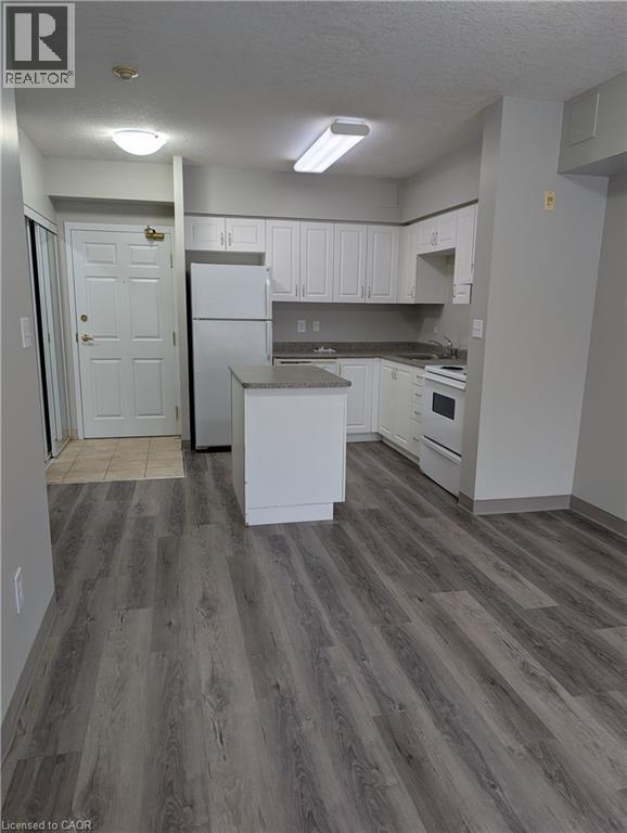 736 Old Albert Street Unit# 113, Waterloo, Ontario  N2L 6R4 - Photo 2 - 40803416