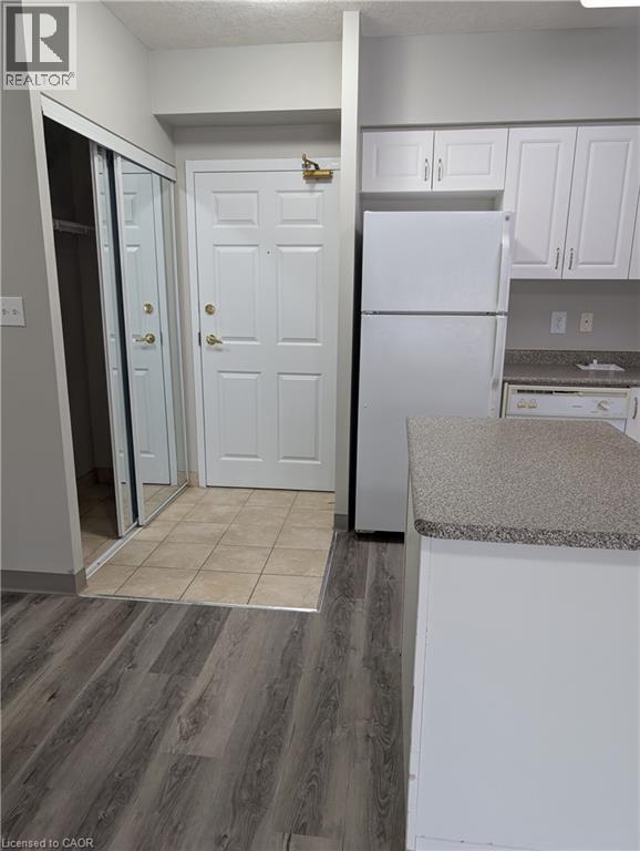 736 Old Albert Street Unit# 113, Waterloo, Ontario  N2L 6R4 - Photo 3 - 40803416