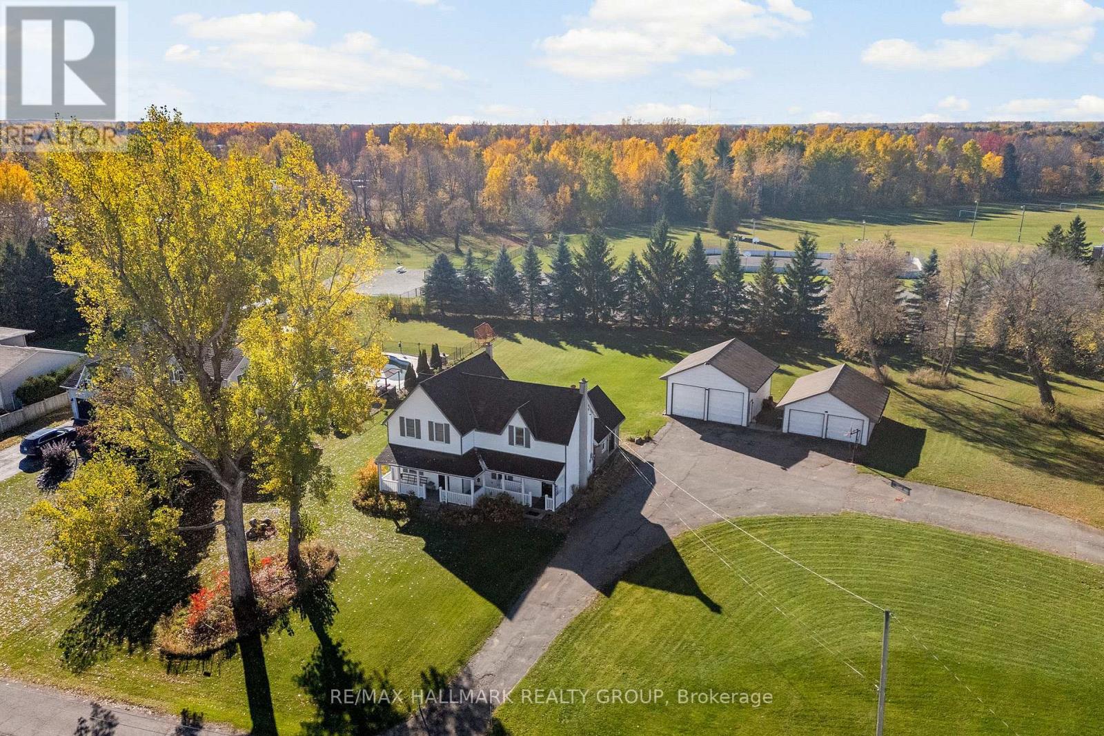 1456 Meadow Drive, Ottawa, Ontario  K4P 1B1 - Photo 2 - X12763750