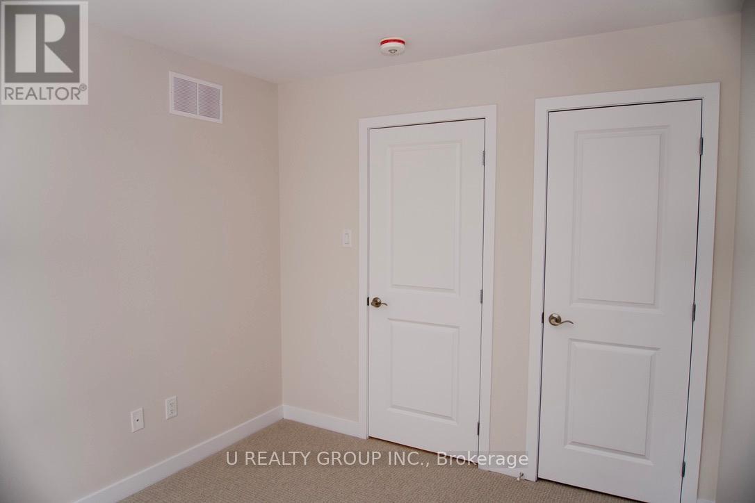 646 Corporal Private, Ottawa, Ontario  K1X 0M7 - Photo 12 - X12763814