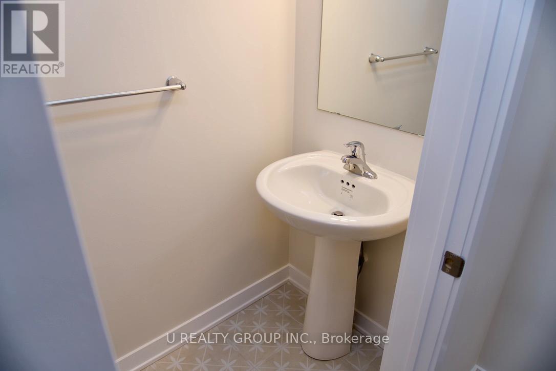 646 Corporal Private, Ottawa, Ontario  K1X 0M7 - Photo 3 - X12763814