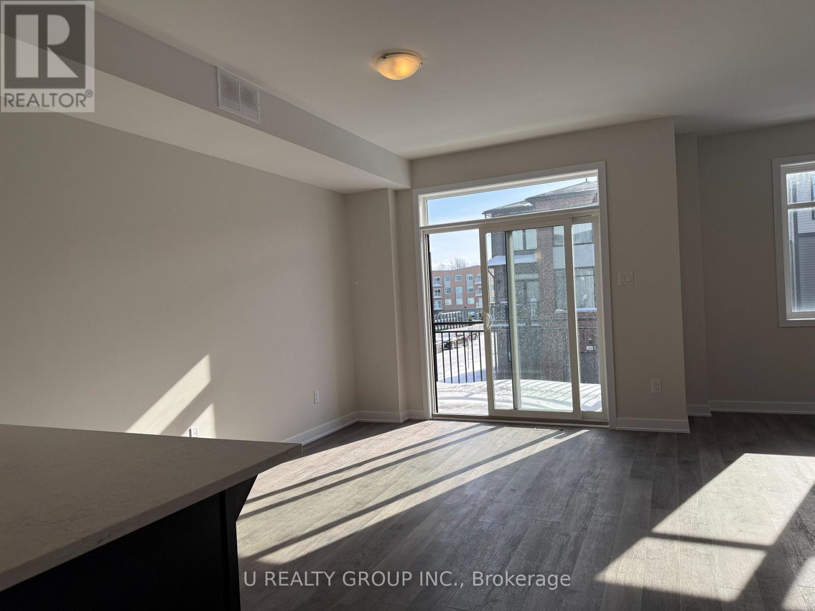 648 Corporal Private, Ottawa, Ontario  K1X 0M7 - Photo 11 - X12763818