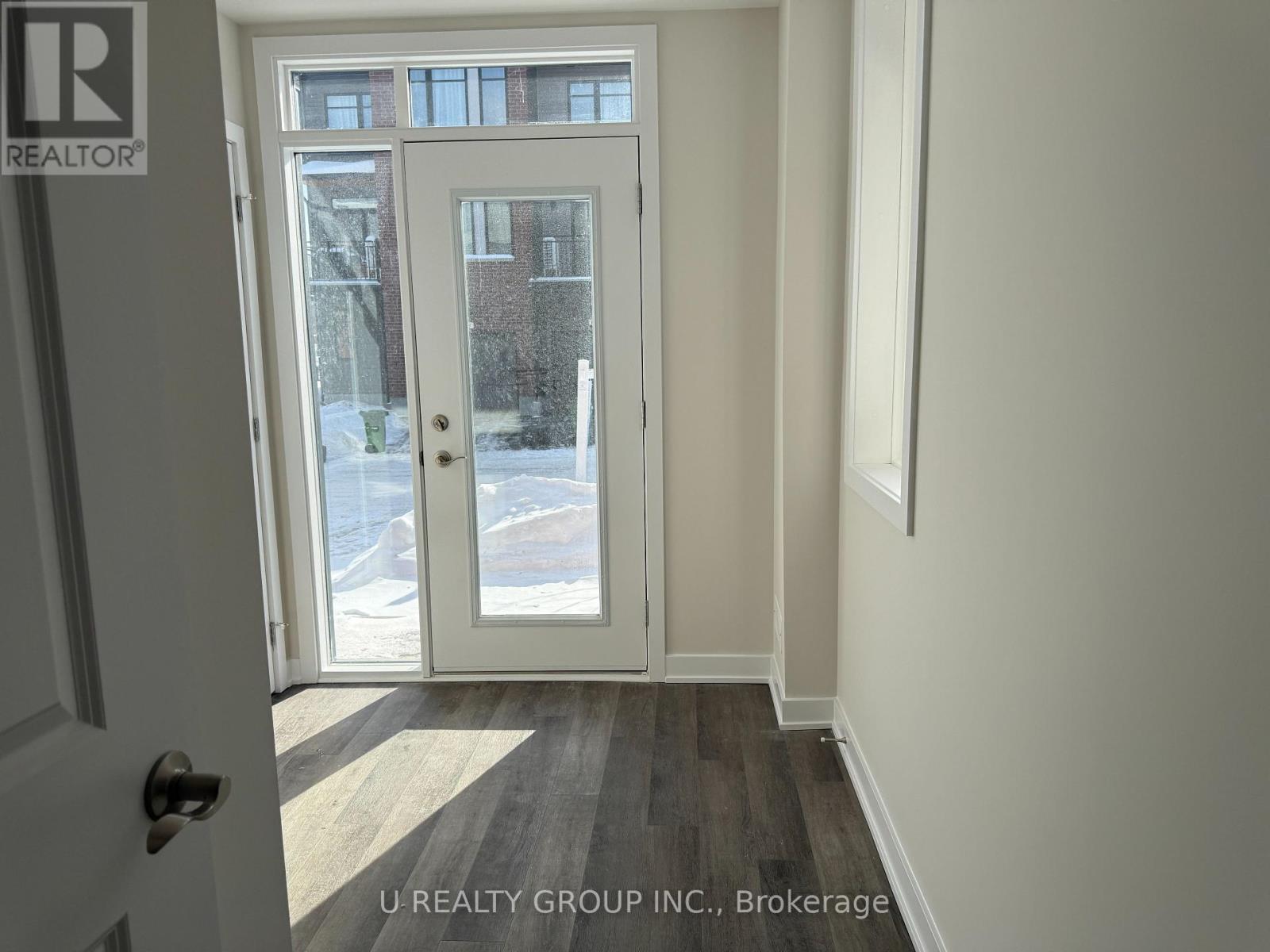 648 Corporal Private, Ottawa, Ontario  K1X 0M7 - Photo 2 - X12763818