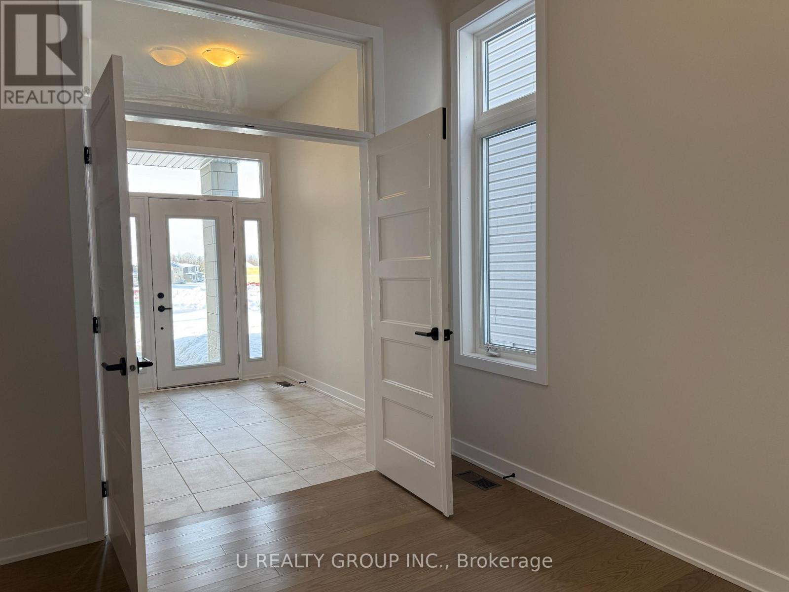 210 Ginebik Way, Ottawa, Ontario  K1X 0H4 - Photo 4 - X12763824