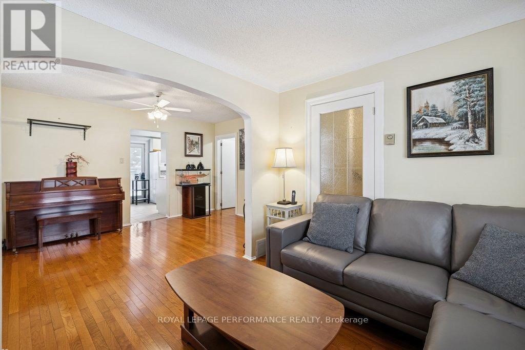 525 Kirkwood Avenue, Ottawa, Ontario  K1Z 5X2 - Photo 11 - X12763920