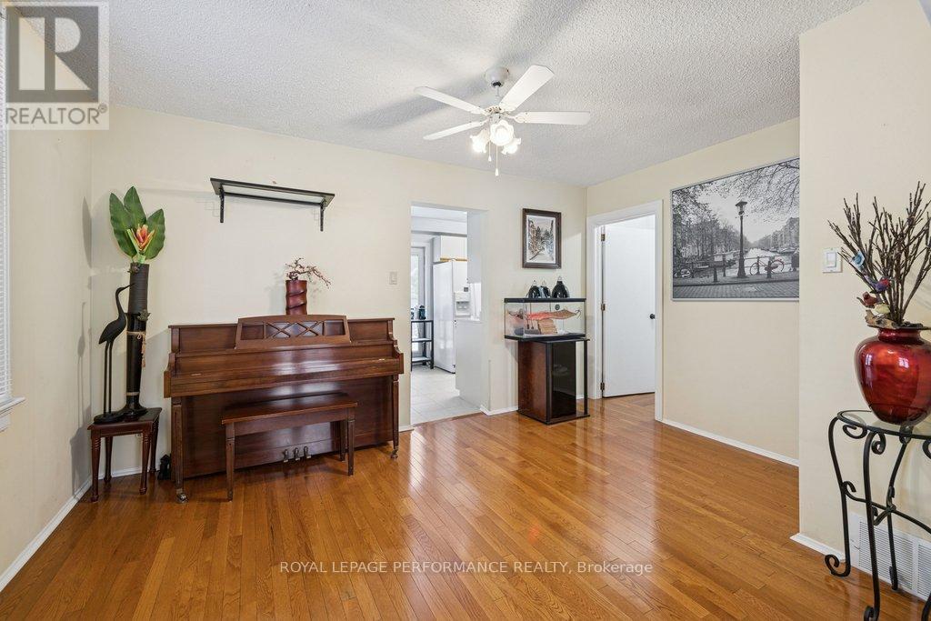 525 Kirkwood Avenue, Ottawa, Ontario  K1Z 5X2 - Photo 12 - X12763920