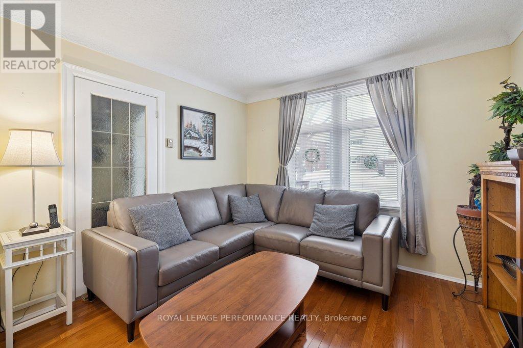 525 Kirkwood Avenue, Ottawa, Ontario  K1Z 5X2 - Photo 8 - X12763920