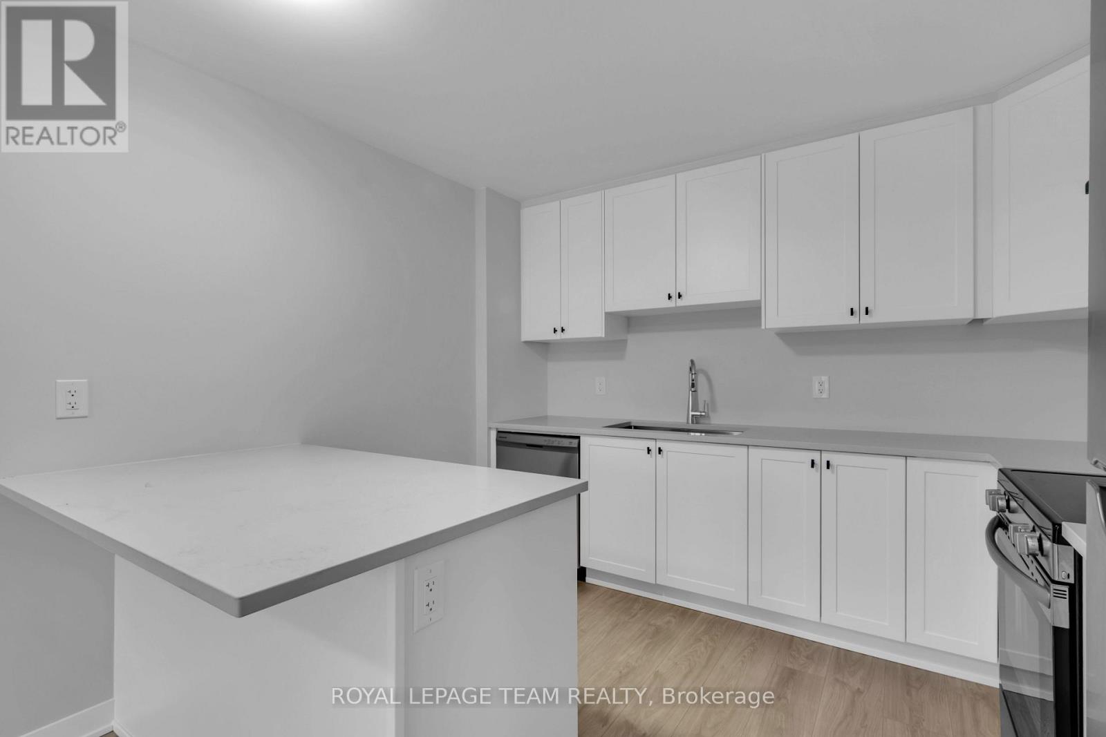 1004 Parnian Private, Ottawa, Ontario  K2J 7K5 - Photo 9 - X12763978