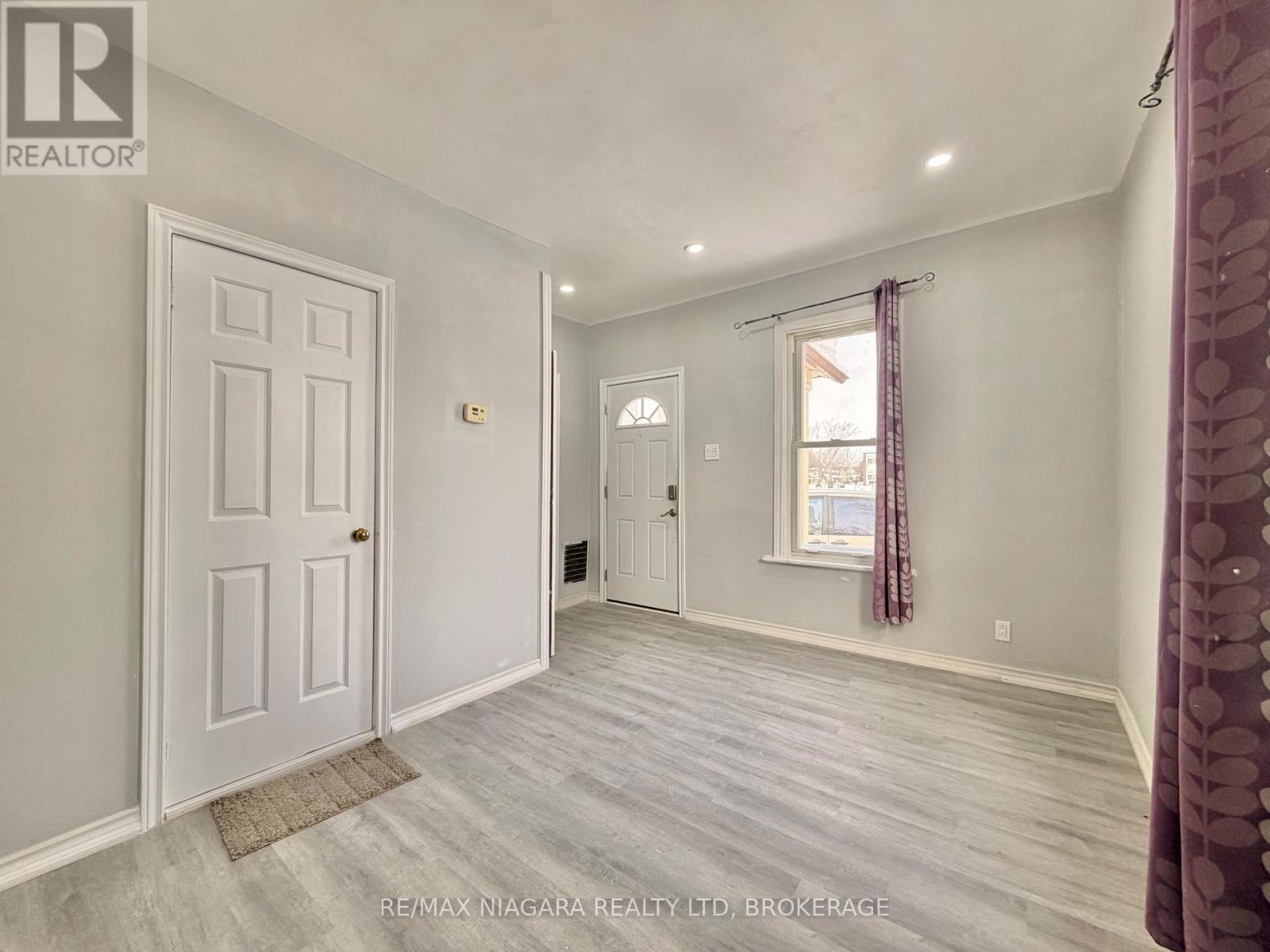 4850 Huron Street, Niagara Falls, Ontario  L2E 2J2 - Photo 11 - X12763798