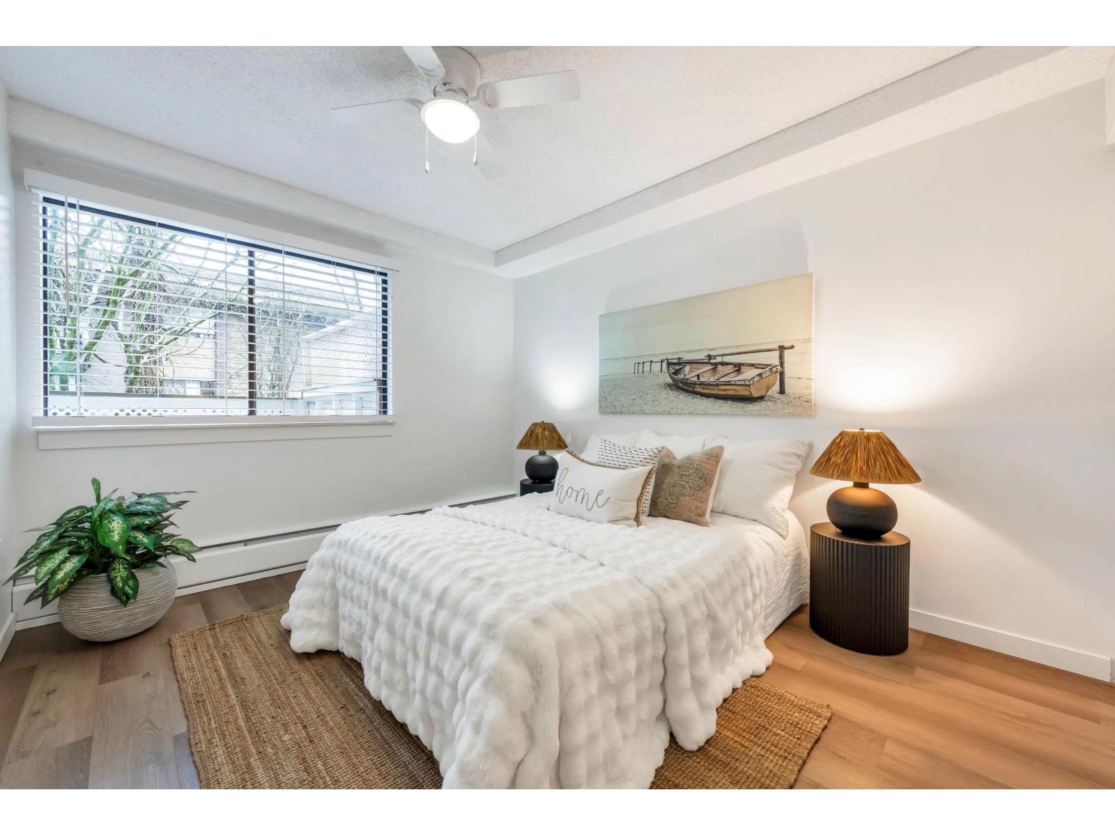 107 15020 North Bluff Road, White Rock, British Columbia  V4B 5A4 - Photo 4 - R3086751