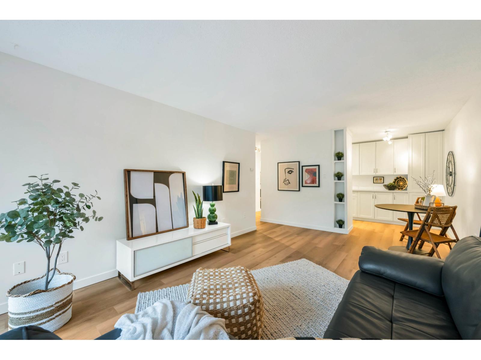 107 15020 North Bluff Road, White Rock, British Columbia  V4B 5A4 - Photo 15 - R3086751