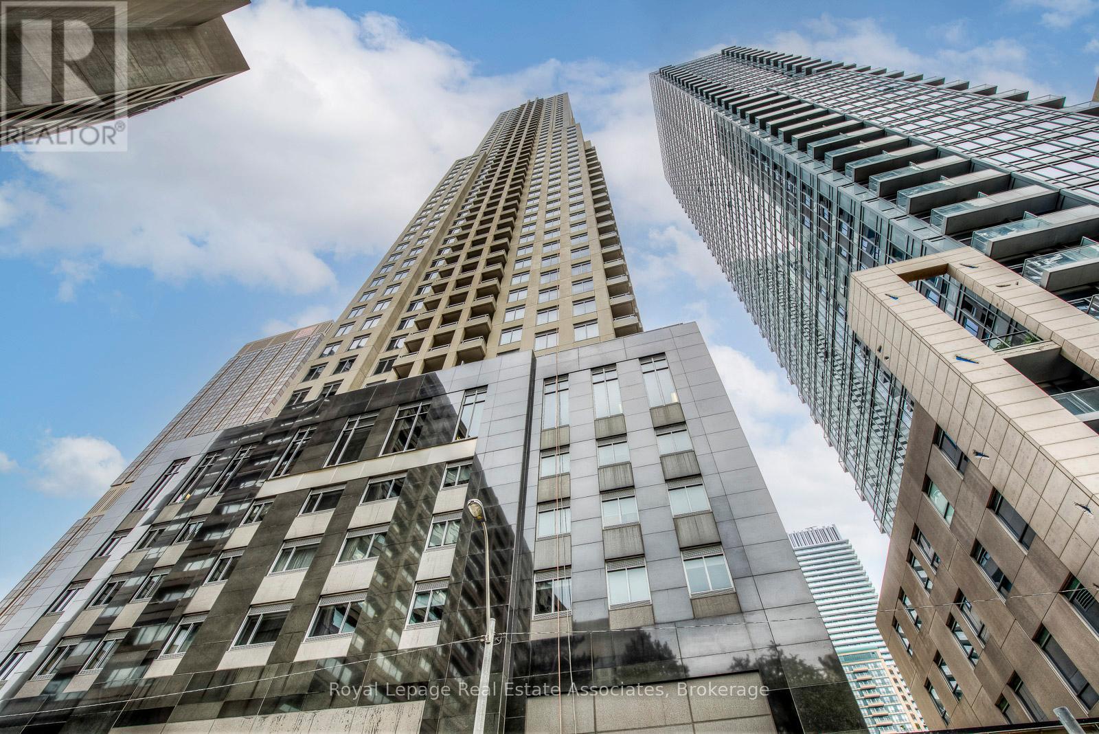 2401 - 35 Balmuto Street, Toronto, Ontario  M4Y 0A3 - Photo 1 - C12763884