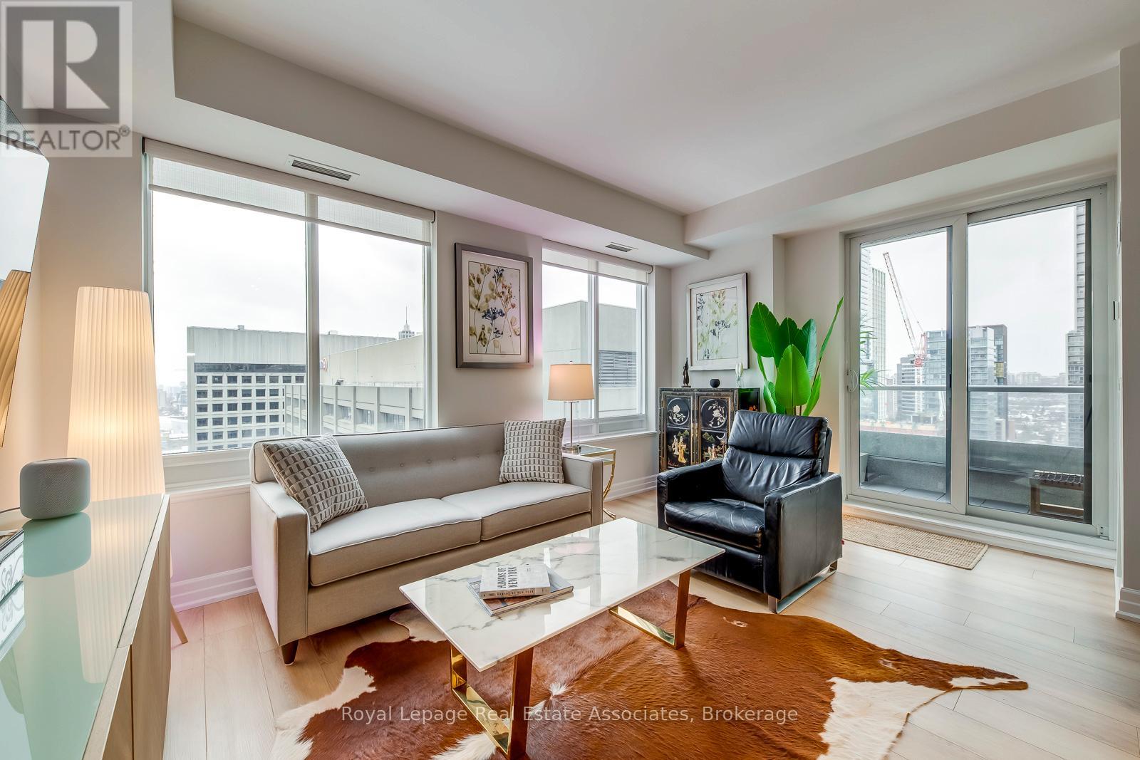 2401 - 35 Balmuto Street, Toronto, Ontario  M4Y 0A3 - Photo 18 - C12763884