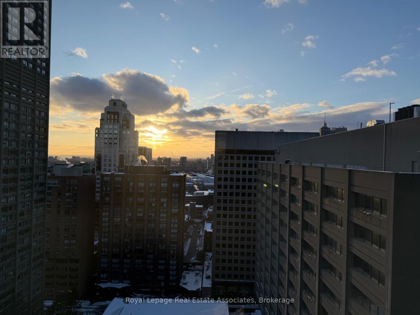 2401 - 35 Balmuto Street, Toronto, Ontario  M4Y 0A3 - Photo 36 - C12763884