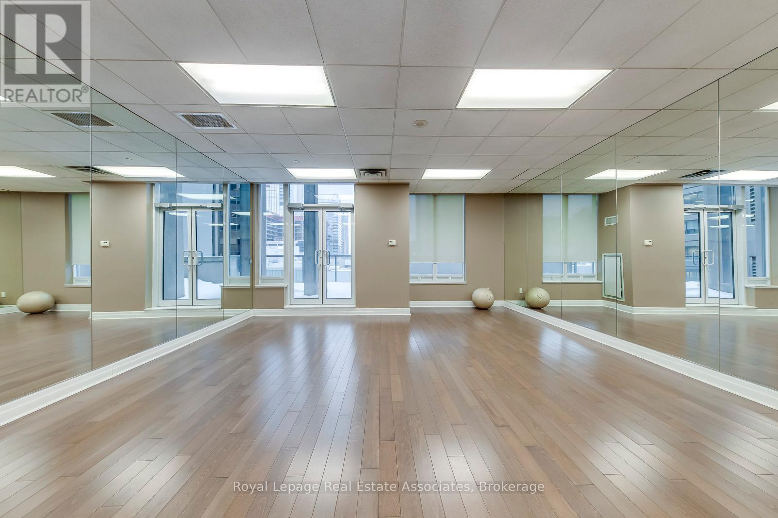 2401 - 35 Balmuto Street, Toronto, Ontario  M4Y 0A3 - Photo 37 - C12763884