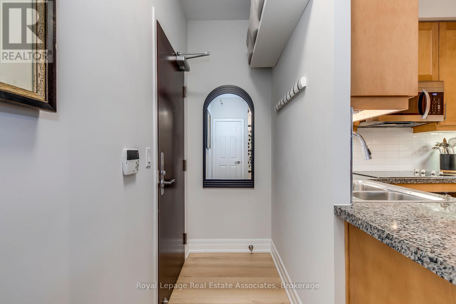 2401 - 35 Balmuto Street, Toronto, Ontario  M4Y 0A3 - Photo 5 - C12763884